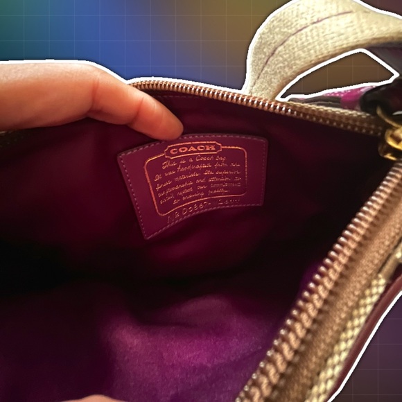 Plum Coach signature crossbody - Picture 5 of 8
